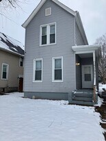 2417 NE Madison Ave in Peoria, IL - Building Photo