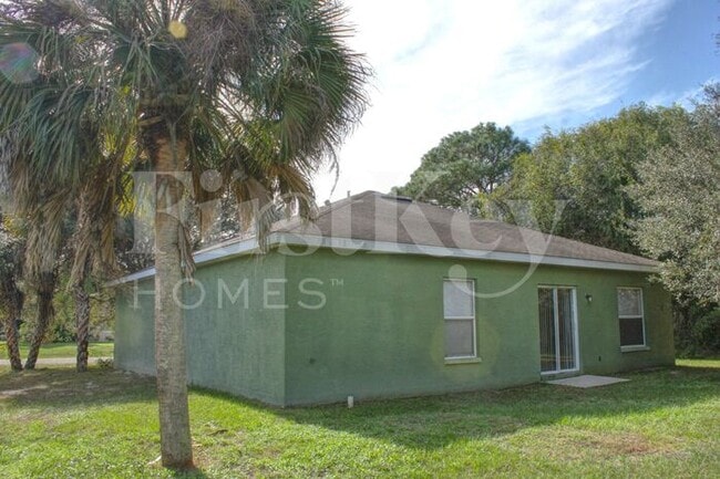 2760 Ridley Ln in North Port, FL - Building Photo - Building Photo