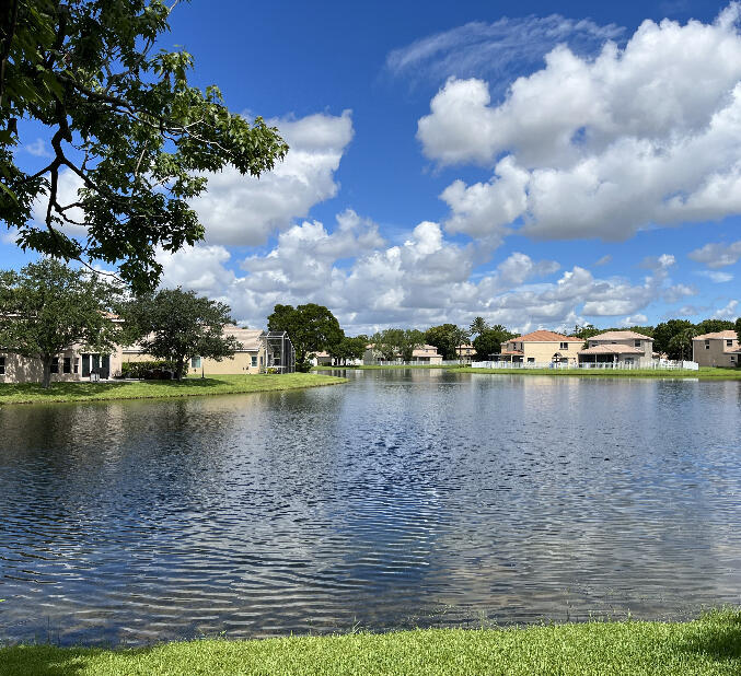 4811 NW 58th Manor in Coconut Creek, FL - Building Photo