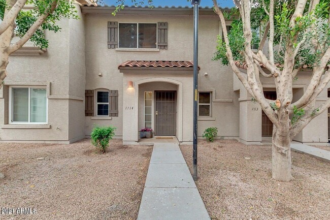 property at 1961 N Hartford St