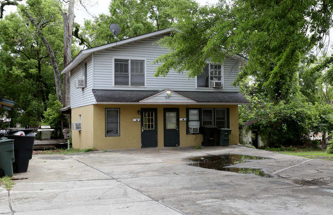 817 St Augustine St in Tallahassee, FL - Foto de edificio - Building Photo