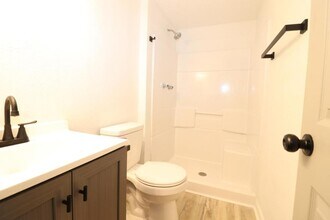 21 Larue St in Reeds Spring, MO - Building Photo - Building Photo