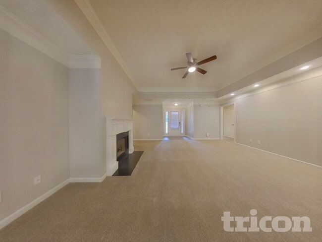 220 Arbor Creek Dr in Dallas, GA - Foto de edificio - Building Photo