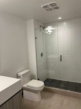 2722 SW 28th Ave, Unit A1 in Miami, FL - Foto de edificio - Building Photo