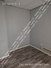 112 1st St S in Ladysmith, WI - Foto de edificio - Building Photo