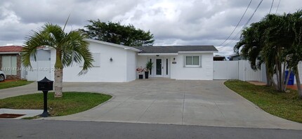 6617 Dahlia Dr in Miramar, FL - Building Photo - Building Photo