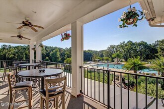 1561 Stonebriar Rd in Green Cove Springs, FL - Foto de edificio - Building Photo