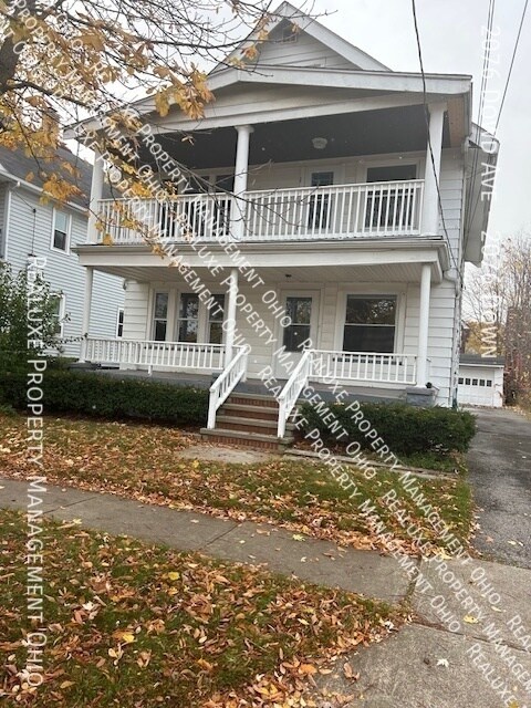 2076 Dowd Ave in Lakewood, OH - Building Photo
