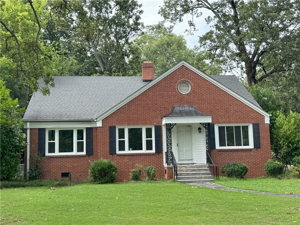 212 Whitehall Rd in Anderson, SC - Building Photo