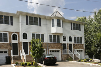 Piper Avenue Townhomes in Avenel, NJ - Building Photo - Building Photo