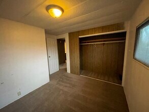 1615 Higgins Rd SE in Port Orchard, WA - Foto de edificio - Building Photo