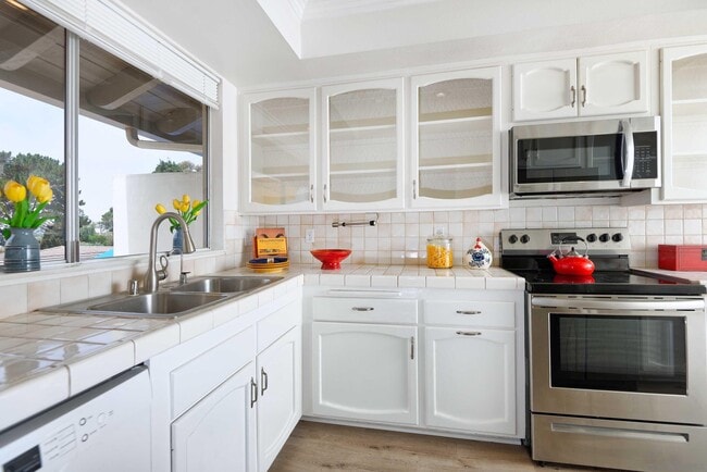 105 Linares Ct in Solana Beach, CA - Building Photo - Building Photo