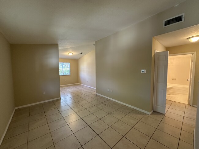 1261 SE 31st Ct in Homestead, FL - Foto de edificio - Building Photo