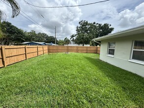 1400 Viewtop Dr in Clearwater, FL - Building Photo - Building Photo
