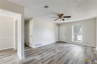 4509 Calle Roble in Temple, TX - Foto de edificio - Building Photo