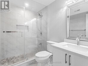 5453 Palmerston Crescent in Mississauga, ON - Building Photo - Building Photo