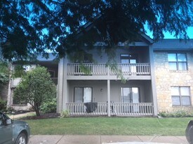 5308 Darlington Rd, Unit F in Columbus, OH - Building Photo