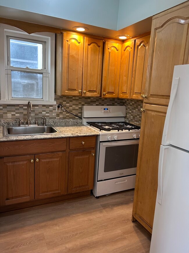 195 Cambridge Ave, Unit 195 Cambridge Ave Apt #1