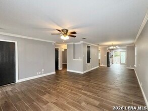 10627 N Shaenridge in San Antonio, TX - Building Photo - Building Photo