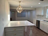 743 Yorkshire St photo'