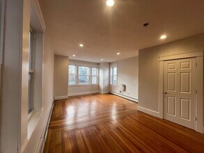 98 Knight St in Providence, RI - Building Photo - Building Photo