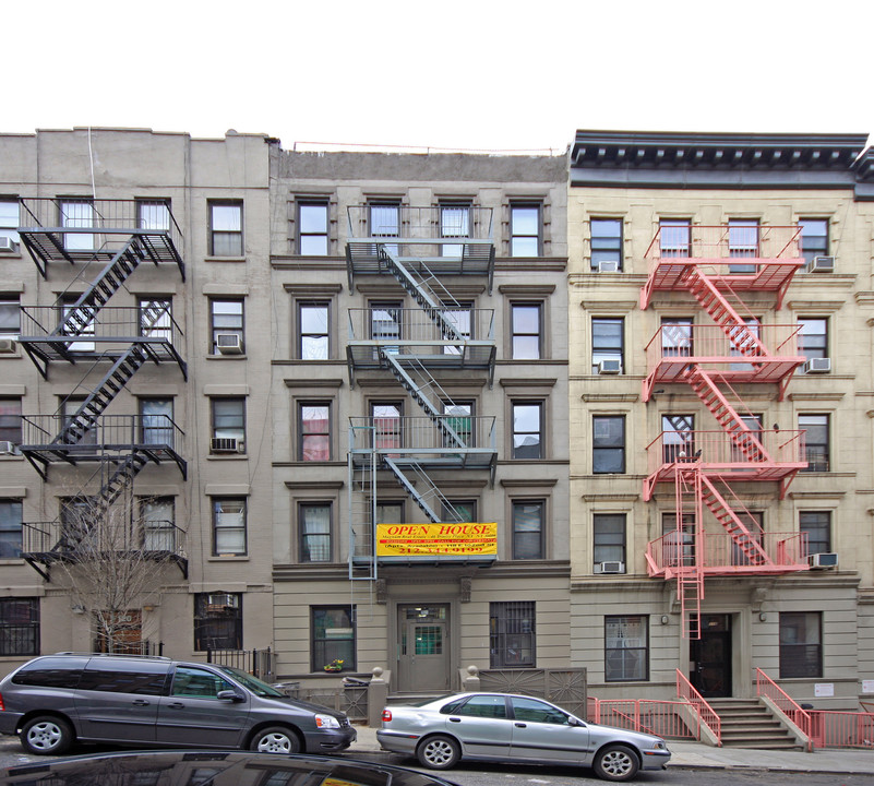 118 E 102nd St in New York, NY - Building Photo