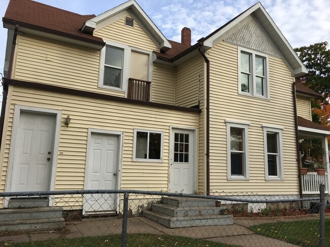 property at 204 Edwards St