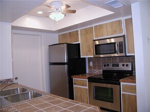 2825 SW Santa Barbara Pl-Unit -1 in Cape Coral, FL - Building Photo - Building Photo