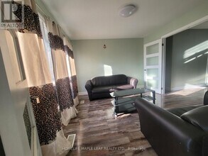 10 Pickard Ln in Brampton, ON - Building Photo - Building Photo