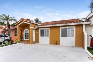 7681 NW 181st Terrace in Hialeah, FL - Building Photo