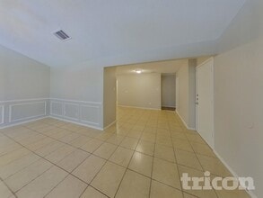 6701 Spur Ridge Ct in Arlington, TX - Foto de edificio - Building Photo