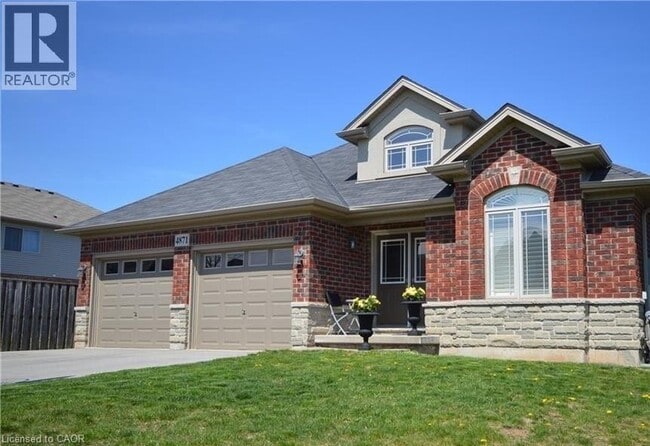 property at 4871 Allan Ct
