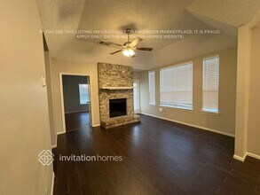 922 Gaynor Ave in Duncanville, TX - Foto de edificio - Building Photo