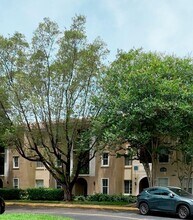 2451 Centergate Dr in Miramar, FL - Building Photo - Building Photo
