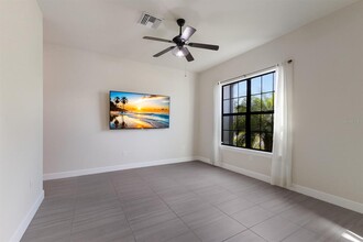 712 Sigsbee Loop in Sarasota, FL - Building Photo - Building Photo