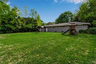 1040 Klein Rd in Buffalo, NY - Building Photo