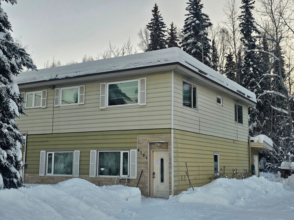 4751 Old Airport Rd in Fairbanks, AK - Building Photo