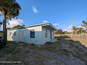 2513 Lipscomb St in Melbourne, FL - Building Photo - Building Photo