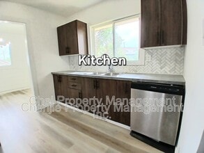 10403-10465 65 Ave NW in Edmonton, AB - Building Photo - Building Photo