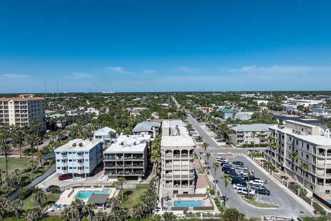 Avenue Four Condos in Jacksonville Beach, FL - Building Photo - Building Photo