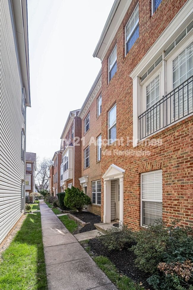 property at 2337 Huntington Station Ct