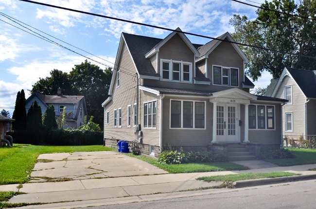 1823 Hutchins Ave in Rockford, IL - Building Photo - Building Photo