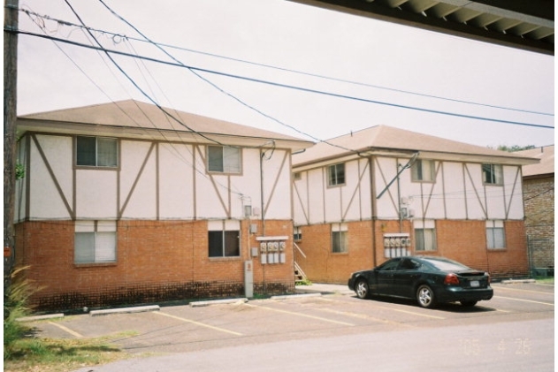 716 Toronto Ave in McAllen, TX - Foto de edificio - Building Photo