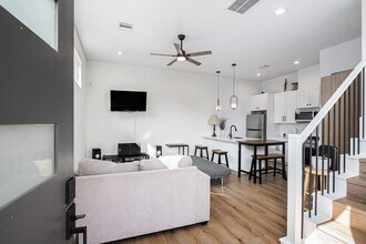 203 Danna Ln in Houston, TX - Building Photo - Building Photo