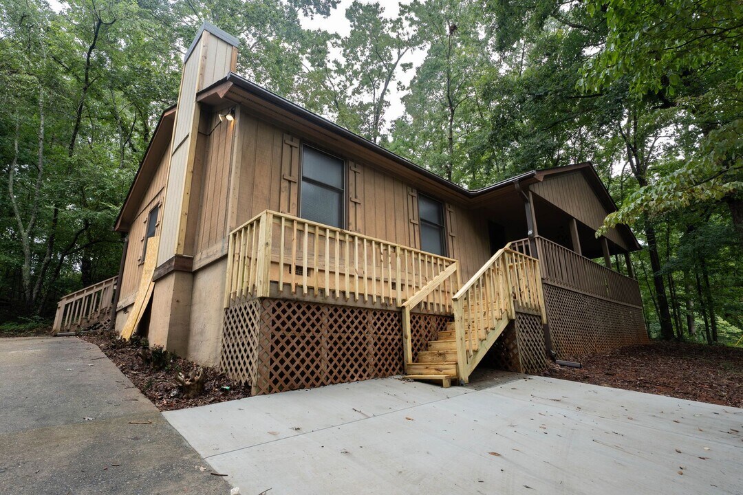 105 Hanover Way in Seneca, SC - Building Photo