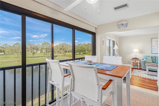 5250 Fox Hollow Dr in Naples, FL - Foto de edificio - Building Photo