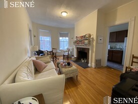 2 Ware St, Unit 207 in Cambridge, MA - Building Photo