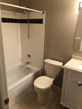 6142 Knoll Wick Rd, Unit 203 in Willowbrook, IL - Building Photo - Building Photo