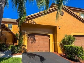 1543 Barcelona Way in Weston, FL - Building Photo - Building Photo