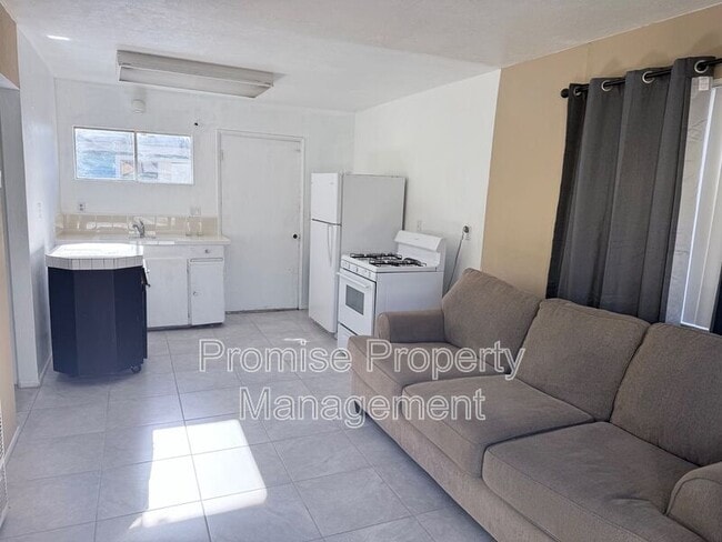 303-307 N Myers St in Oceanside, CA - Building Photo - Building Photo